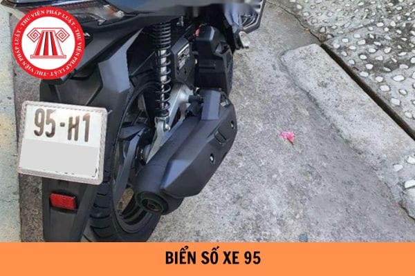 Hình ảnh một biển số xe ô tô và xe máy minh họa cho quy định về biển số định danh và các loại biển số xe hiện hành
