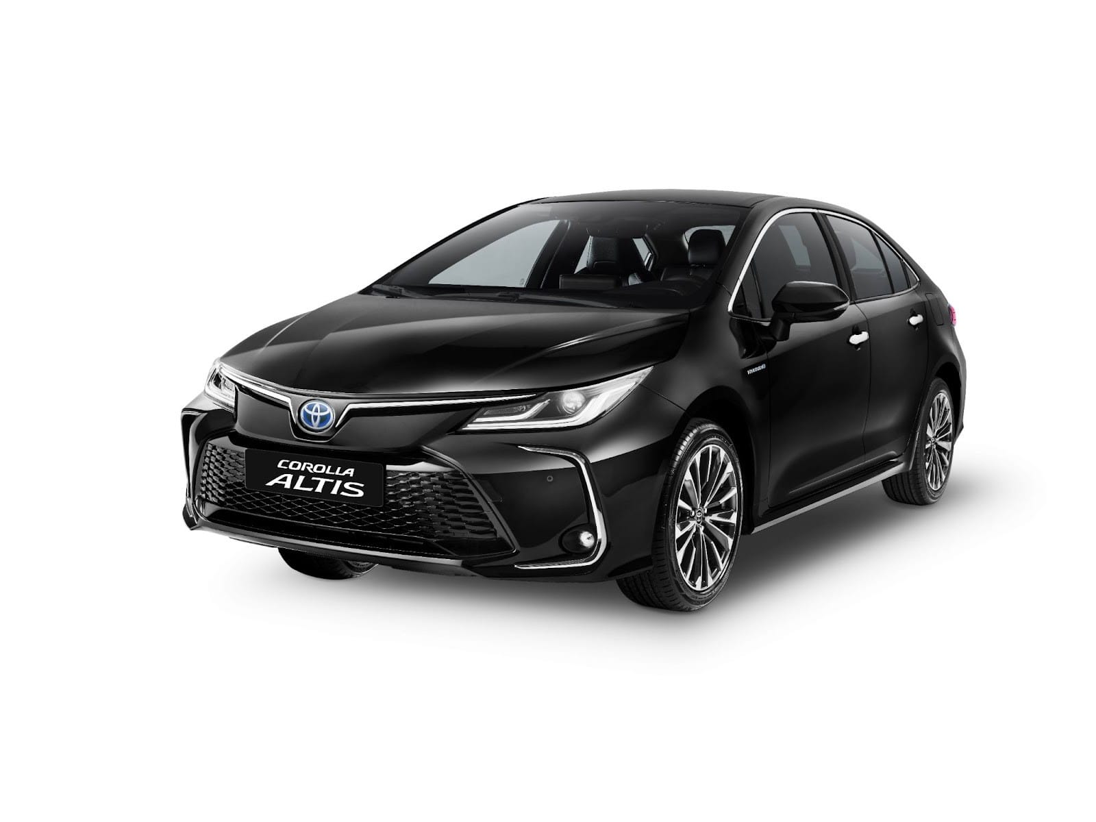 Hình ảnh một chiếc xe Toyota Corolla Altis 1.8HEV màu trắng đang di chuyển trên đường