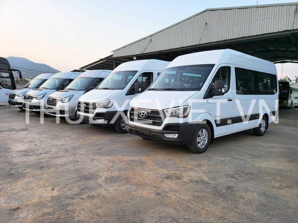 Hình ảnh nội thất xe ô tô 16 chỗ tiện nghi, sạch sẽ