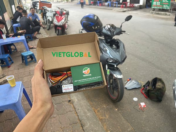 Hình ảnh thiết bị định vị xe máy Airblade nhỏ gọn, chống trộm hiệu quả