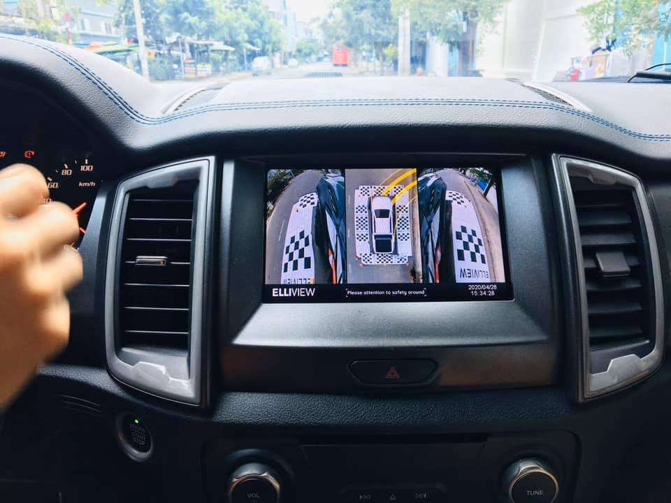 Hình ảnh thực tế camera 360 Elliview lắp đặt trên xe Ford