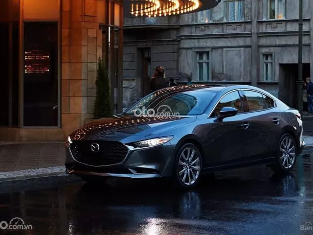 Hình ảnh tổng thể xe Mazda 3 2019 cũ màu đỏ, thiết kế Kodo nổi bật.