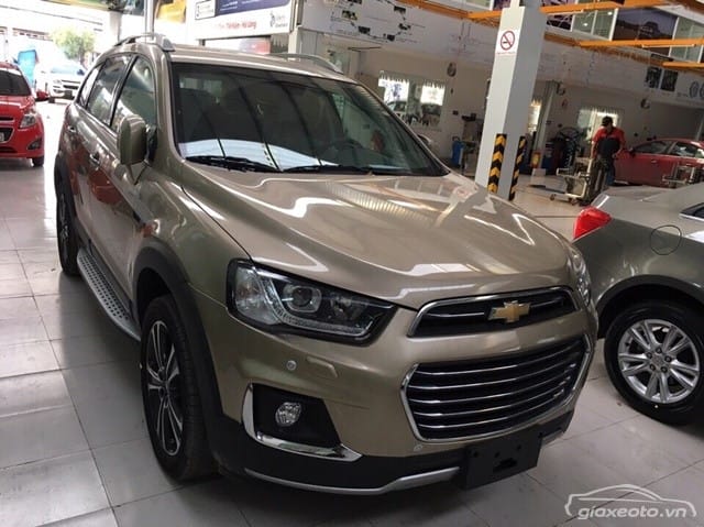 Hình ảnh xe Chevrolet Captiva 5 chỗ/7 chỗ màu vàng cát, SUV đa dụng
