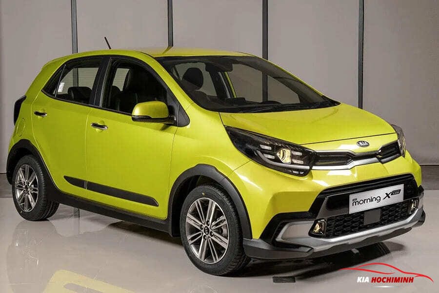 Hình ảnh xe Kia Morning 2024 phiên bản X-Line từ góc nghiêng, khoe vành đúc hợp kim 16 inch