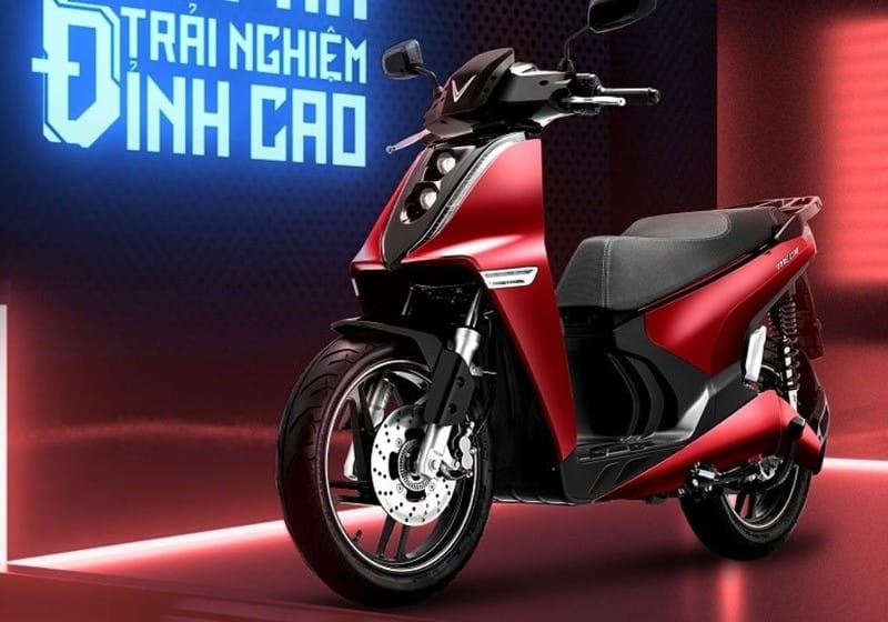 Hình ảnh xe máy điện VinFast Theon với thiết kế thể thao mạnh mẽ và khung gầm vững chắc
