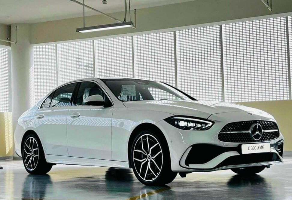 Hình ảnh xe Mercedes C-Class tại showroom Mercedes Võ Văn Kiệt
