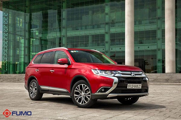 Hình ảnh xe ô tô đẹp Mitsubishi Xpander 7 chỗ màu đỏ