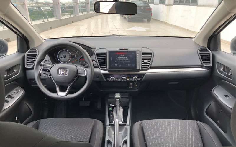 Hình ảnh xe ô tô Honda City G 2025 với khoang lái tiện nghi và màn hình giải trí