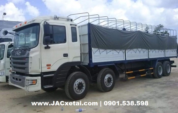 Hình ảnh xe tải 4 chân cũ đã qua sử dụng phù hợp với ngân sách giá rẻ