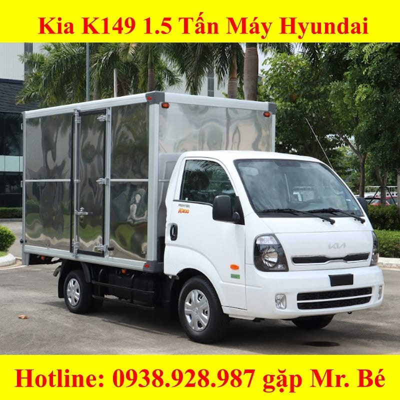 Hình ảnh xe tải nhỏ 1.5 tấn Kia K149 thùng kín đang di chuyển trên đường.