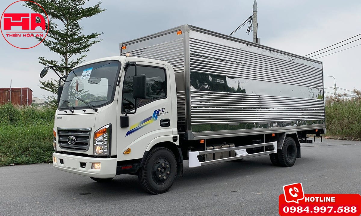 Hình ảnh xe tải Teraco Tera 345SL 3.5 tấn thùng kín, chuyên chở hàng hóa cồng kềnh hiệu quả.