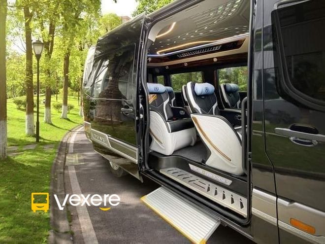 Hoàng Anh Limousine cung cấp dịch vụ vận chuyển hành khách tuyến Móng Cái Hà Nội với xe VIP cao cấp