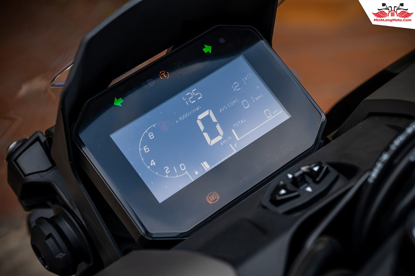 Honda ADV 160 với thiết kế hành trình độc đáo và đồng hồ hiển thị hiện đại