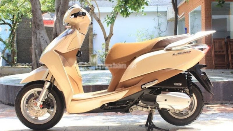 Honda Lead 2013 với động cơ eSP 125cc cải tiến mạnh mẽ và thiết kế thon gọn