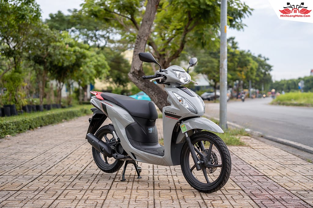 Honda Vision xám xi măng phiên bản thể thao dành cho nam