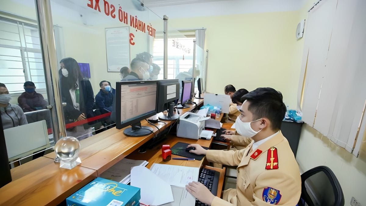 Hướng dẫn chi tiết các bước đăng ký biển số xe máy mang số hiệu 30 ở Hà Nội.