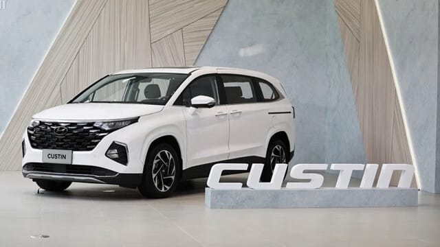 Hyundai Custin - Giá ô tô Hyundai