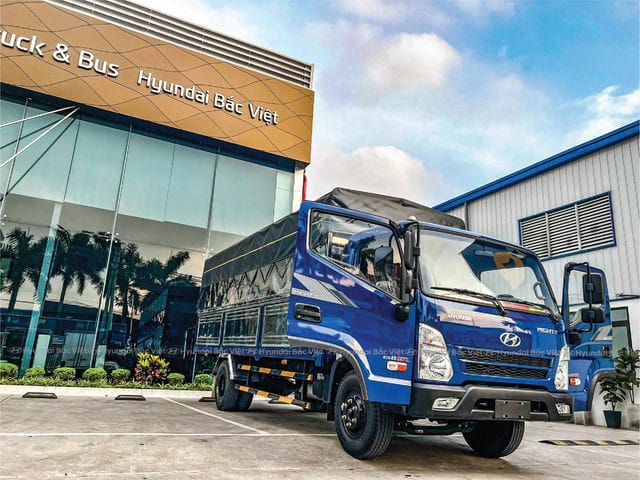 Hyundai Mighty EX8 GTL thùng bạt, xe tải 7 tấn hiện đại