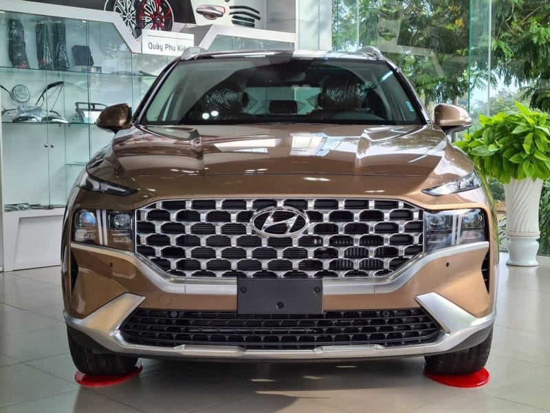 Hyundai SantaFe 2024 màu Vàng Cát hợp phong thủy, mang lại may mắn cho chủ xe cùng thông tin chi tiết về giá xe SantaFe 2024.
