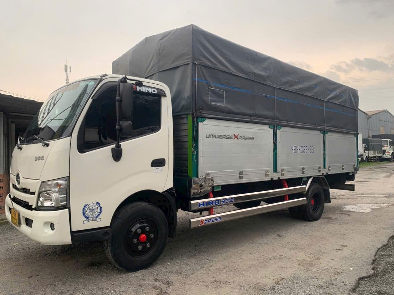 Khám phá xe tải 5 tấn đã qua sử dụng Hino đời 2023