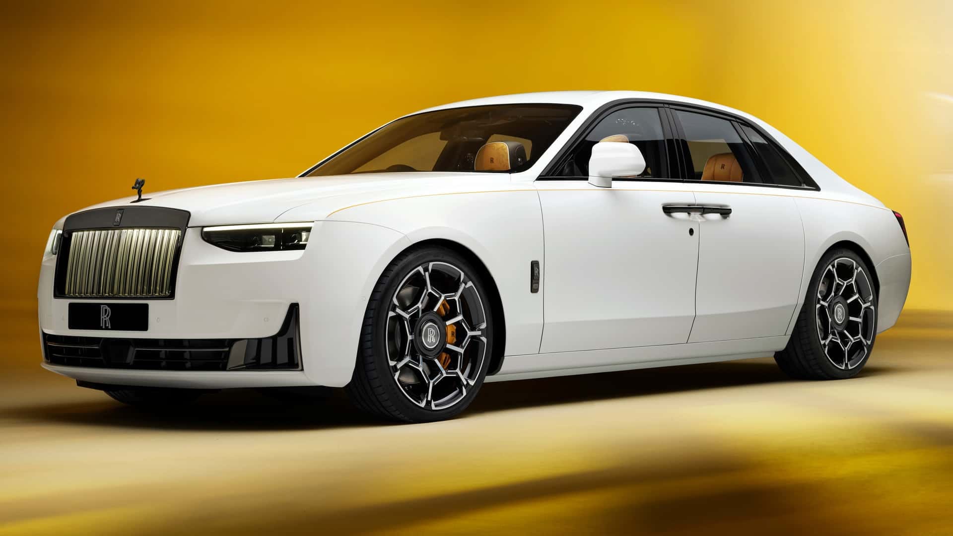 Khoang động cơ V12 tăng áp kép của Rolls-Royce Ghost