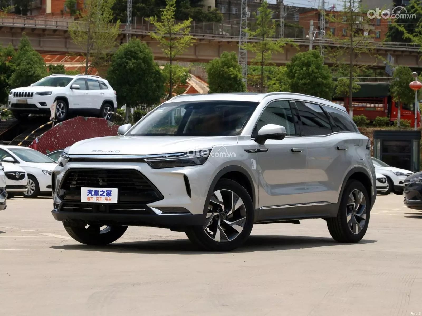 Khoang động cơ xăng 1.5L Turbo của Beijing X7, cung cấp sức mạnh 188 mã lực, là yếu tố quan trọng ảnh hưởng đến hiệu suất và giá xe Beijing X7