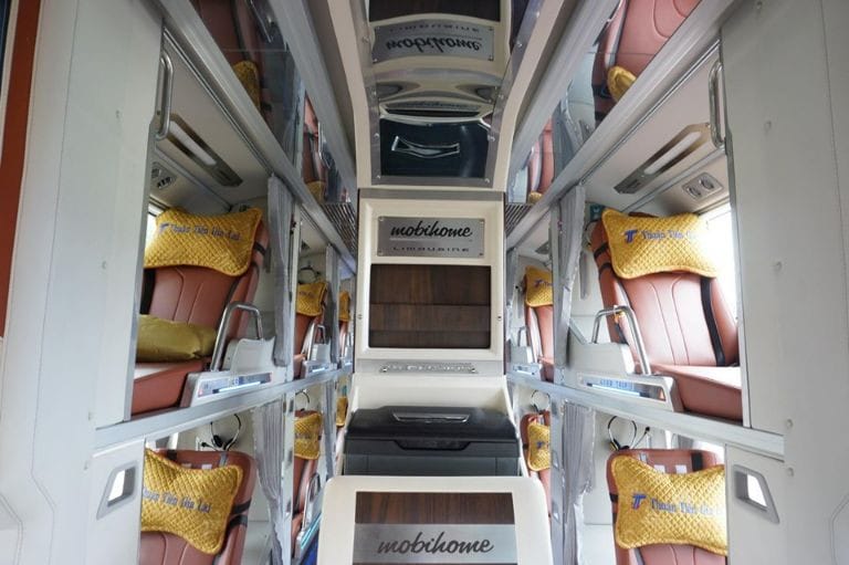 Khoang giường riêng tư của Thuận Tiến Limousine