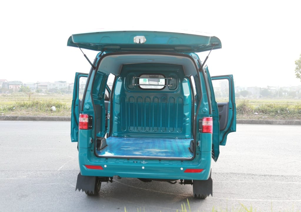 Khoang hàng xe tải van SRM X30 V2 2 Chỗ với vách ngăn kín