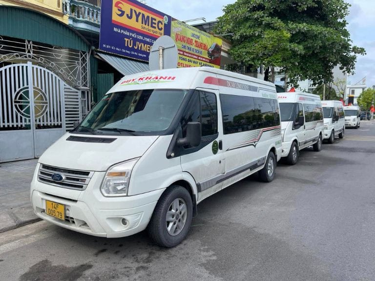 Khoang hành khách sang trọng của xe Duy Khánh Limousine tuyến Hải Phòng Thanh Hóa