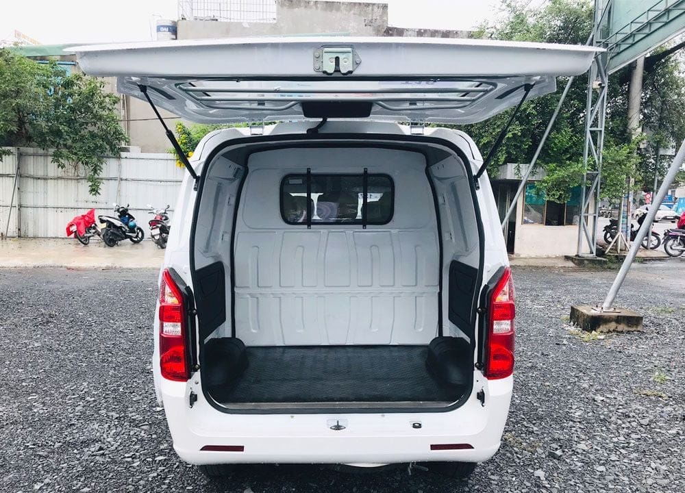 khoang hành khách và chở hàng trên xe tải van kenbo 5 chỗ