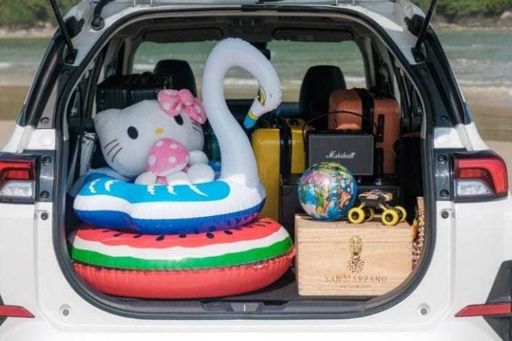 Khoang hành lý rộng rãi và linh hoạt của Toyota Veloz, đáp ứng nhu cầu chứa đồ.