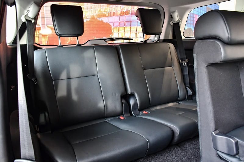Khoang hành lý xe Fortuner linh hoạt