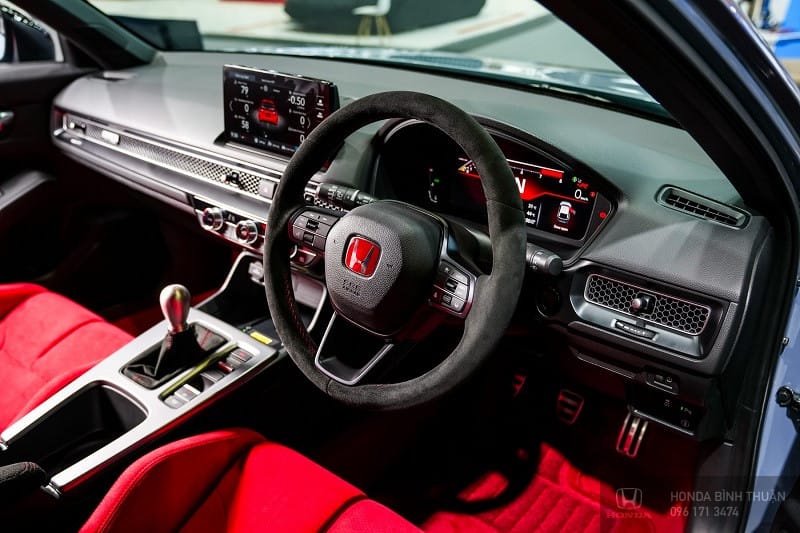 Khoang lái hiện đại và tập trung vào người lái của Honda Civic Type R 2023