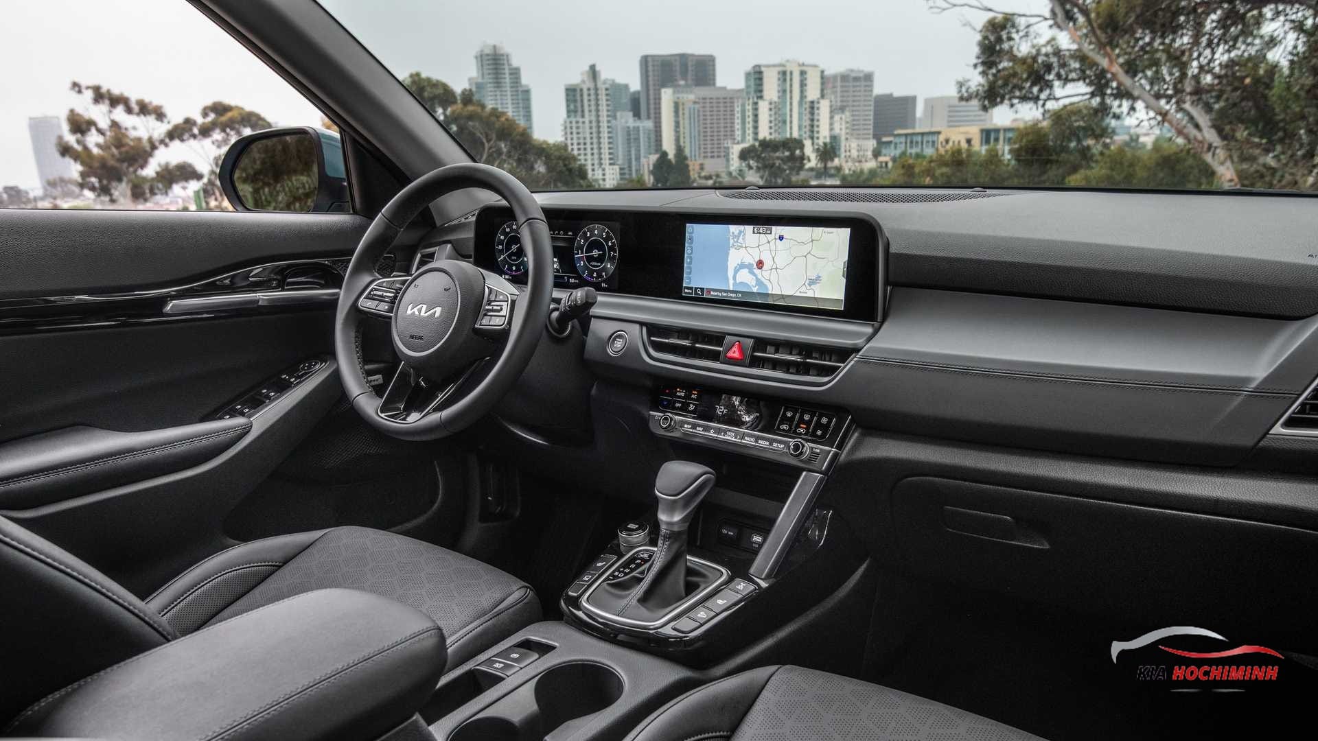 Khoang lái Kia Seltos Luxury với màn hình đôi 10.25 inch
