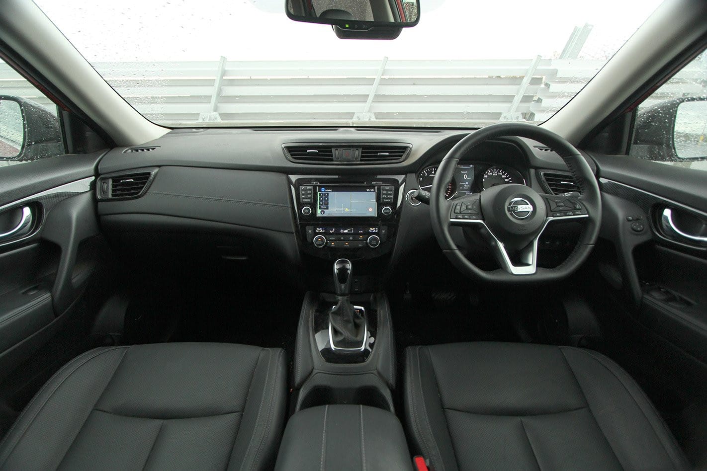 Khoang lái Nissan X-Trail 2019