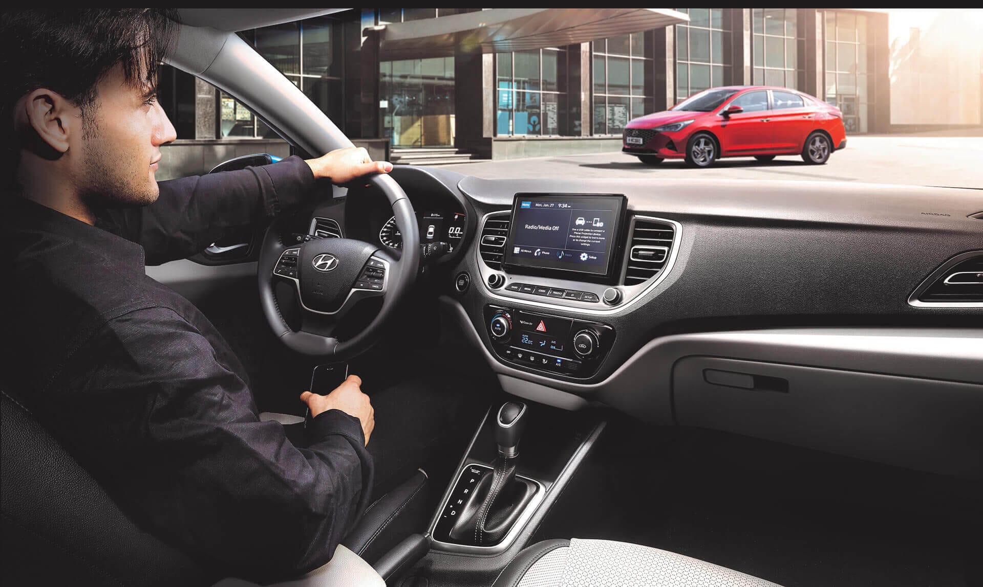 Khoang nội thất rộng rãi của Hyundai Accent, minh họa kích thước xe Accent mang lại sự thoải mái