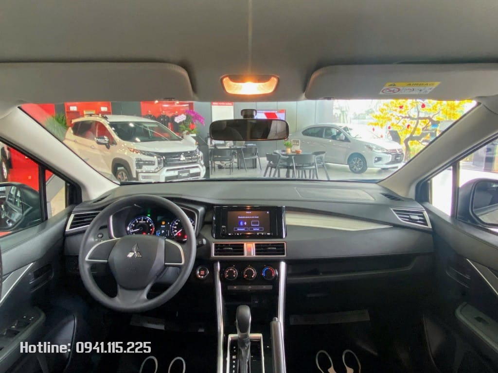 Khoang nội thất tiện nghi của Mitsubishi Xpander AT Eco, yếu tố cấu thành giá xe Mitsubishi Xpander