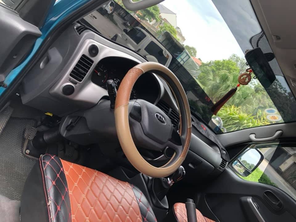 Khoang nội thất tổng thể của xe Kia K250 đã qua sử dụng đời 2019