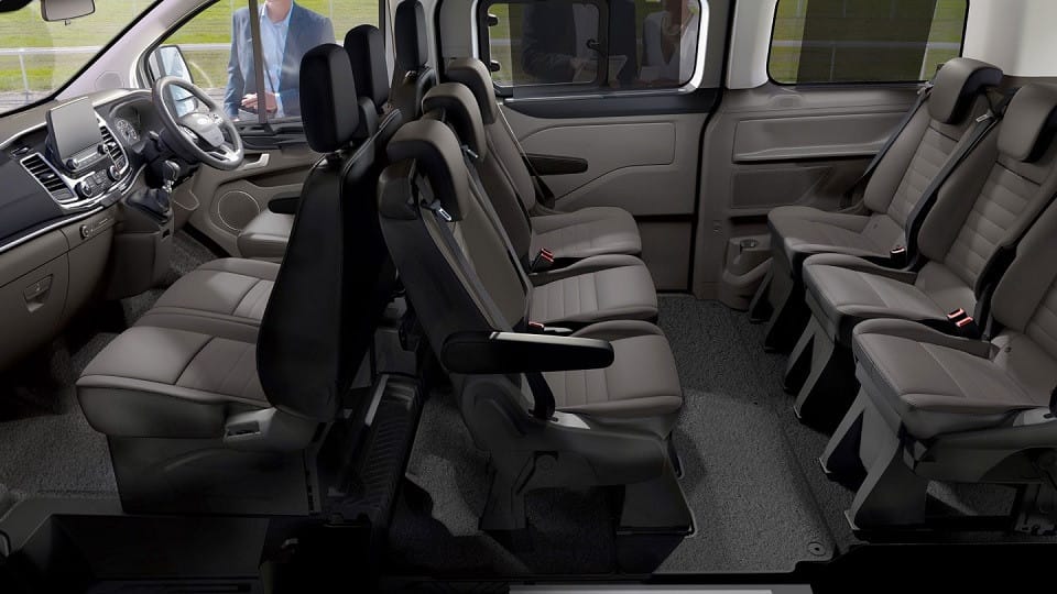 Khoang nội thất xe Ford 9 chỗ Tourneo