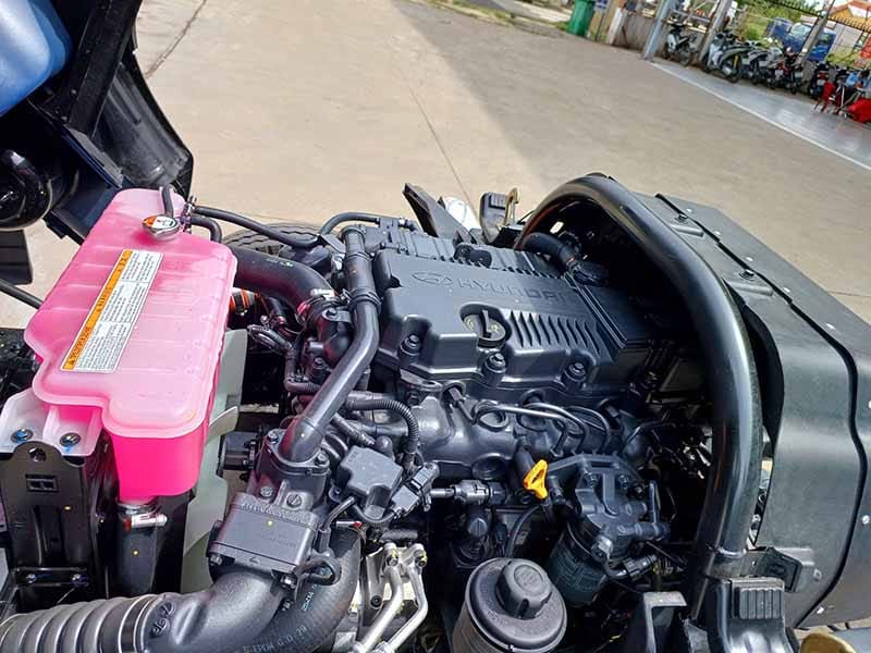 Khối động cơ D4GA Euro 5 mạnh mẽ của xe tải Hyundai 3 5 tấn W750L đảm bảo hiệu suất vận hành tối ưu.