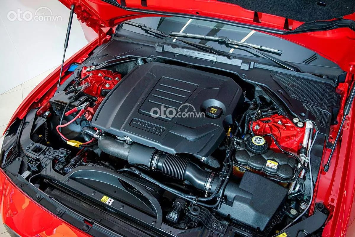 Khối động cơ mạnh mẽ của xe Jaguar XE