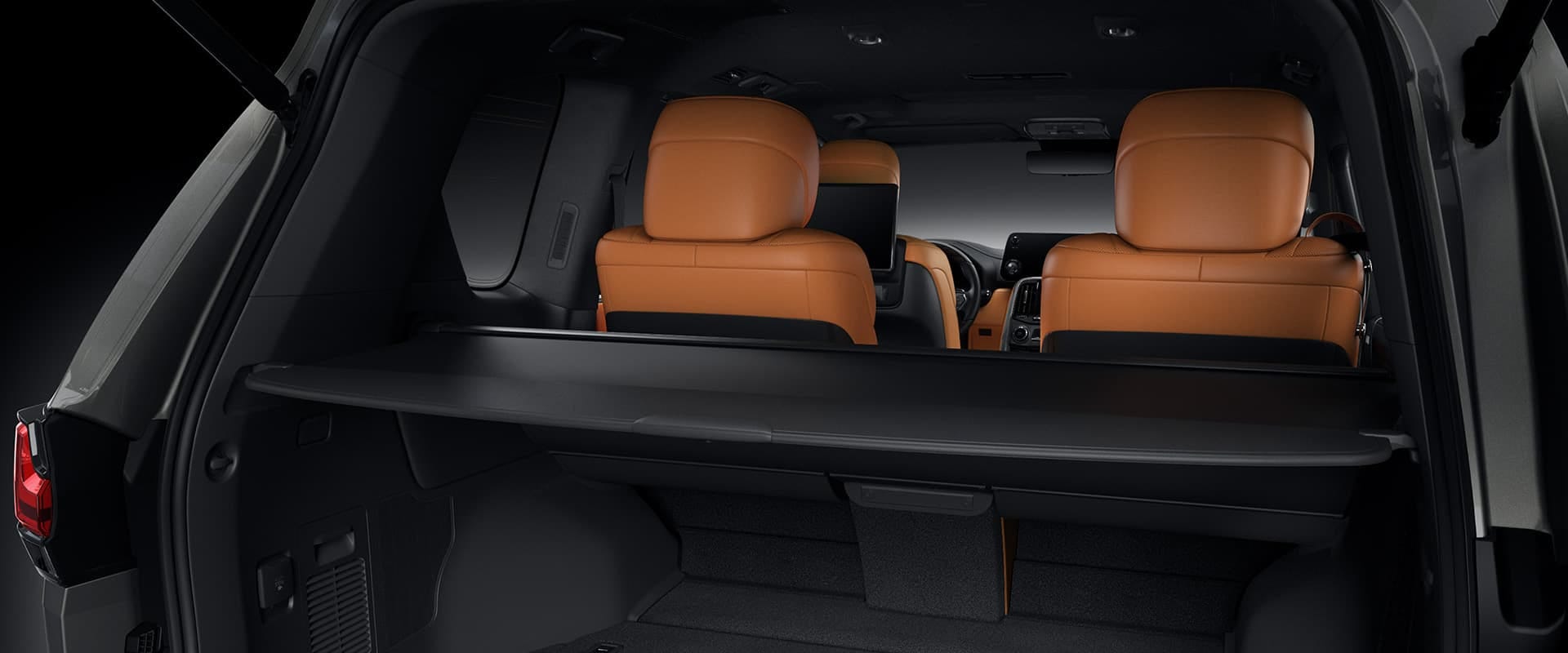 Không gian chứa đồ rộng rãi của Lexus LX600 4 chỗ