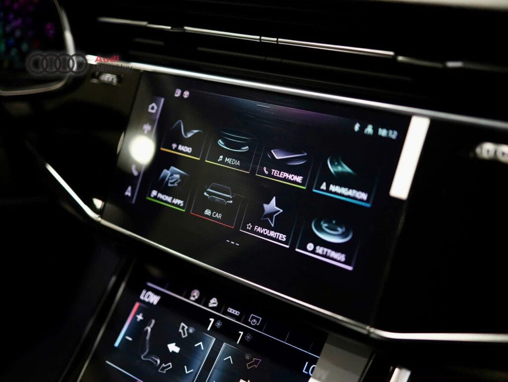 Không gian nội thất Audi Q7 2025 cho 7 người, thể hiện giá trị của một chiếc xe sang
