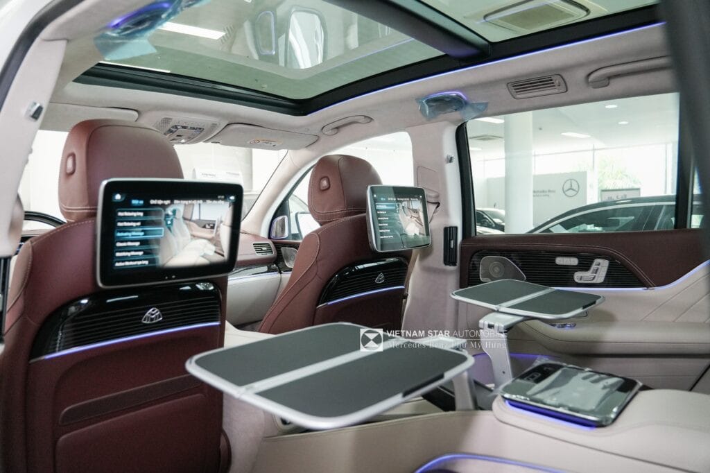 Không gian nội thất rộng rãi và thoải mái cho hành khách của GLS 480 Maybach