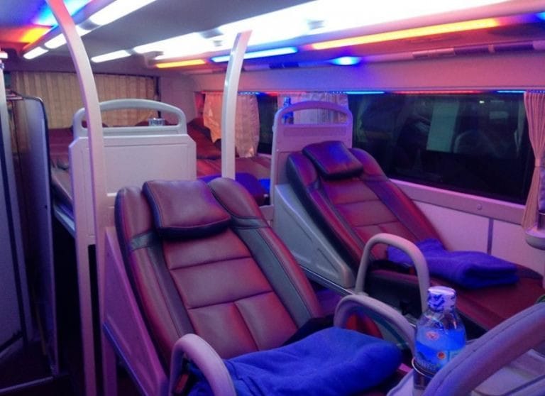 Không gian nội thất xe limousine Việt Hưng đi Gia Lai