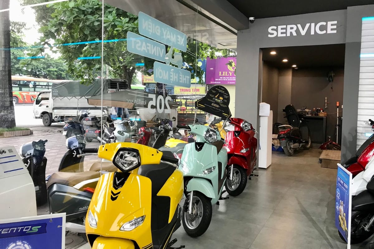 Khu vực dịch vụ bảo dưỡng xe máy điện chuyên nghiệp