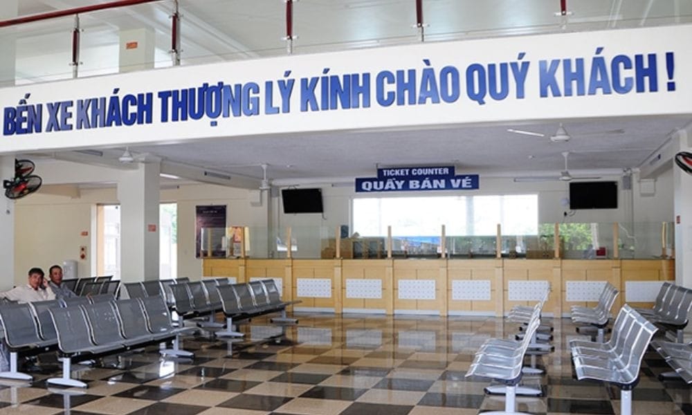 Khu vực sảnh chờ hiện đại với nhiều tiện ích tại bến xe Thượng Lý