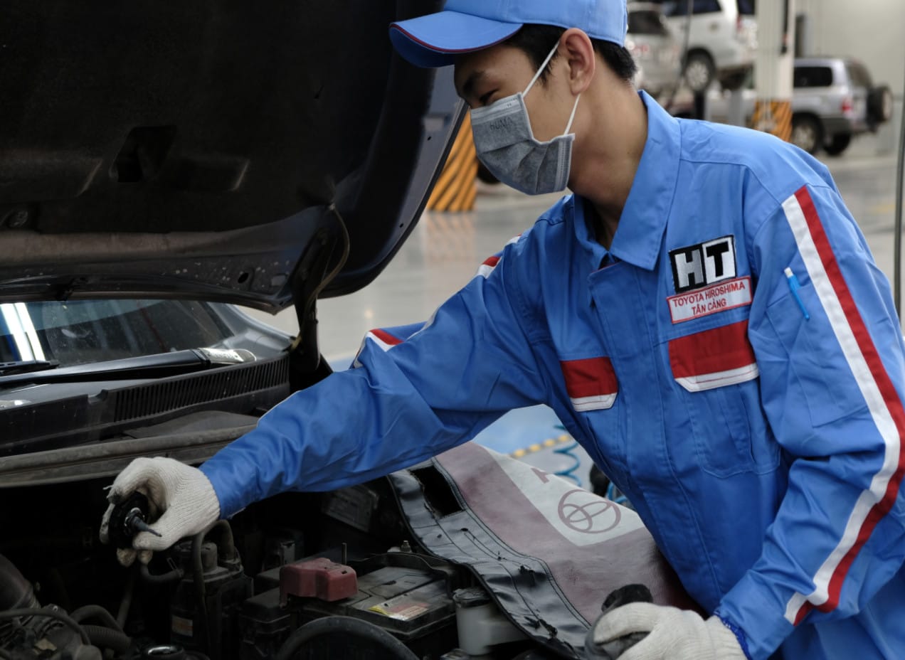 Khu vực sửa chữa bảo dưỡng xe tại Toyota Hiroshima Tân Cảng