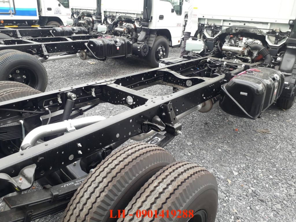 Khung gầm sắt xi của xe tải Isuzu 2.9 tấn nhập khẩu từ Nhật Bản