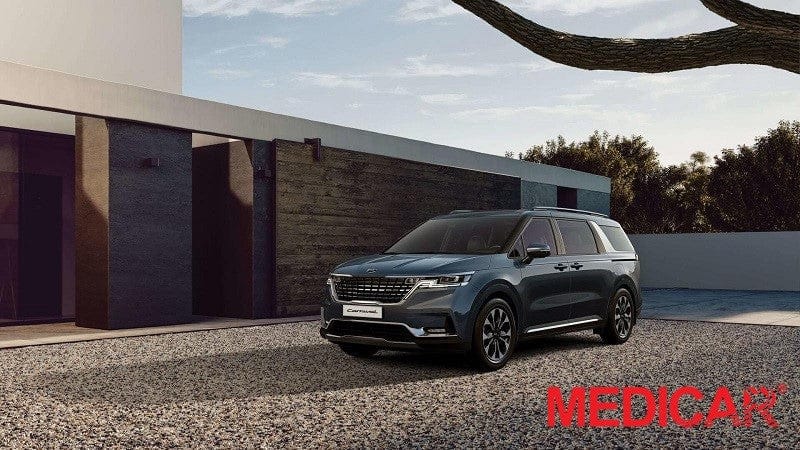 Kia Carnival, dòng xe MPV đa dụng không thuộc phân khúc xe KN 4 chỗ nhưng có thể so sánh